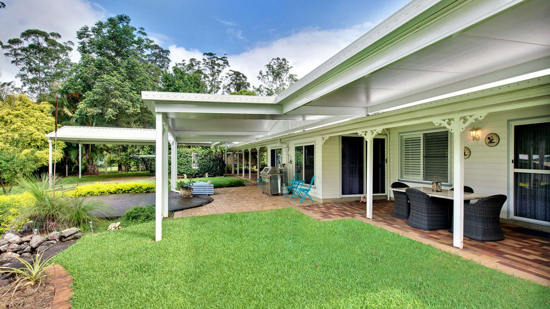Patio roofing tailored to your outdoor lifestyle